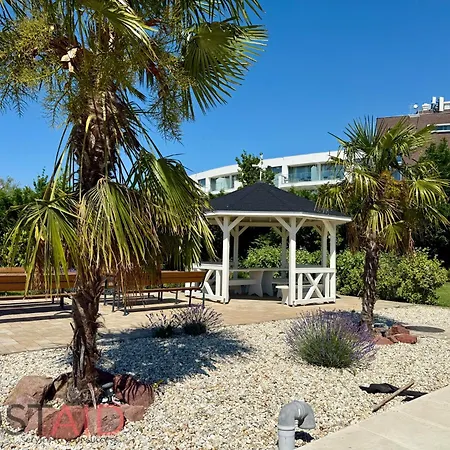 Azur - Hostaid Apartment Siofok