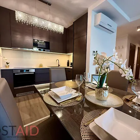 Azur - Hostaid Apartment