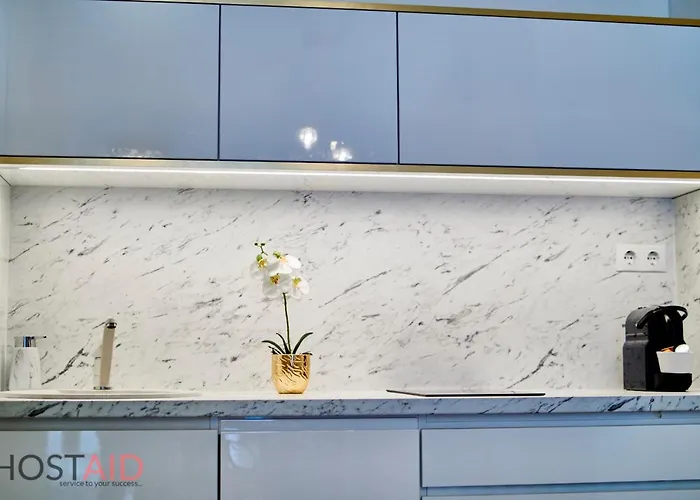 Azur - Hostaid Apartment