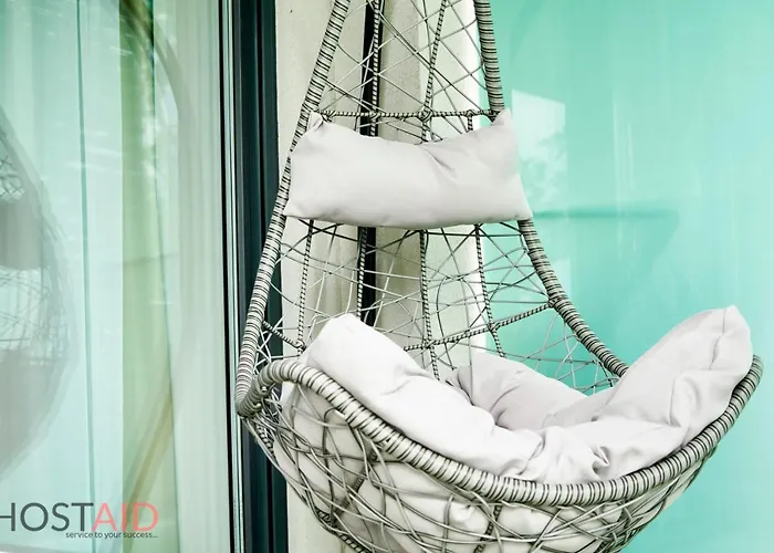 Azur - Hostaid שיופוק